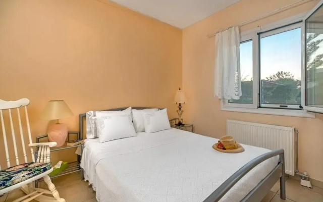 Maria's Seaside Villa - House With 3 Rooms In Marathon, With Wonderful