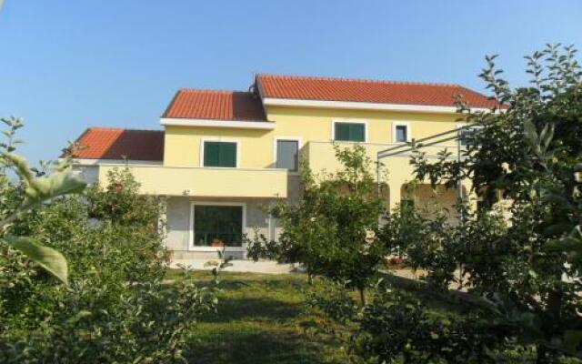 Ethno House Ruzin Dvor