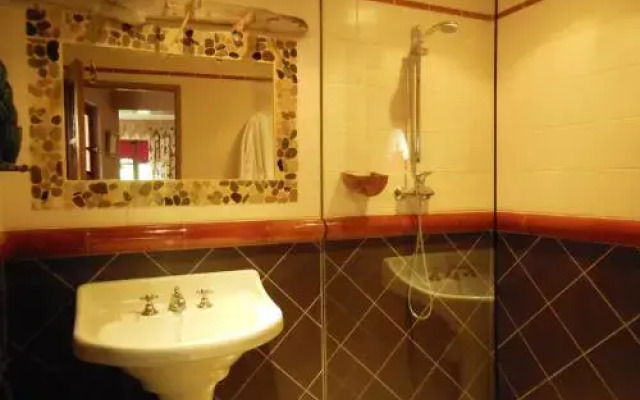 Les Bains Bed & Breakfast