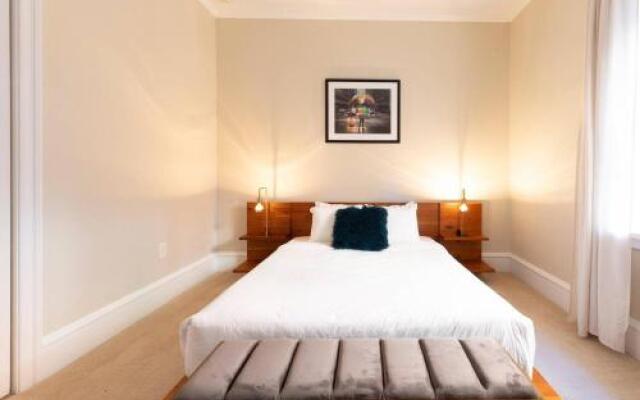 Walker's Paradise 2-Bdrm in Rittenhouse Square