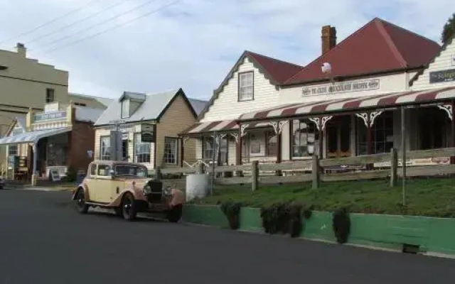 Ellie's Cottages