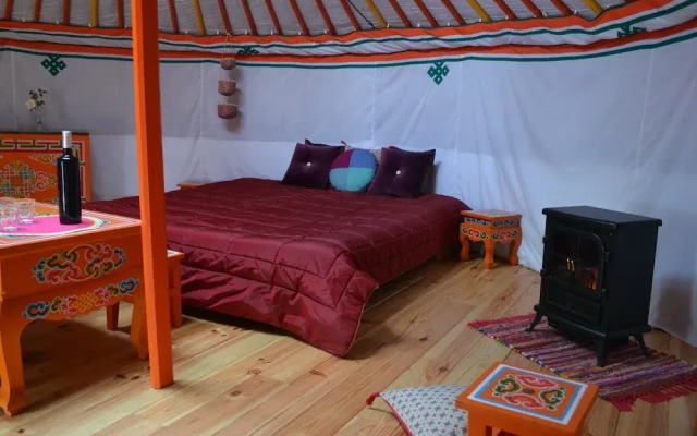 Camping Domaine Provencal - Yourtes