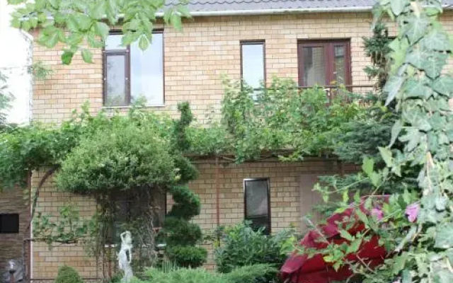 Diana cottage with apartments