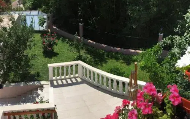 Villa Alla Bed and Breakfast