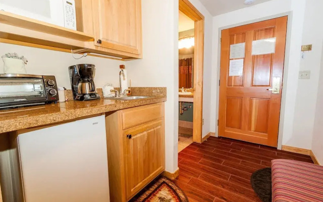 Gateway #5072 Studio Bedroom 1 Bathroom Condo