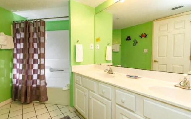 Islander 3006 by RedAwning