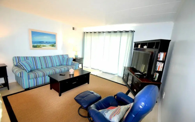 Ocean Hideaway 111 by RedAwning