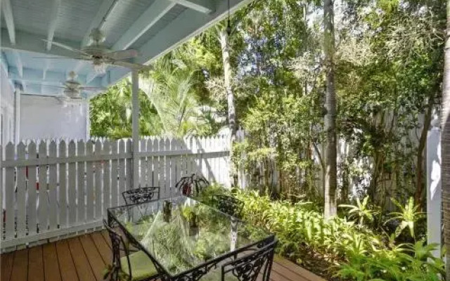 Breezy Bungalow (Townhouse)