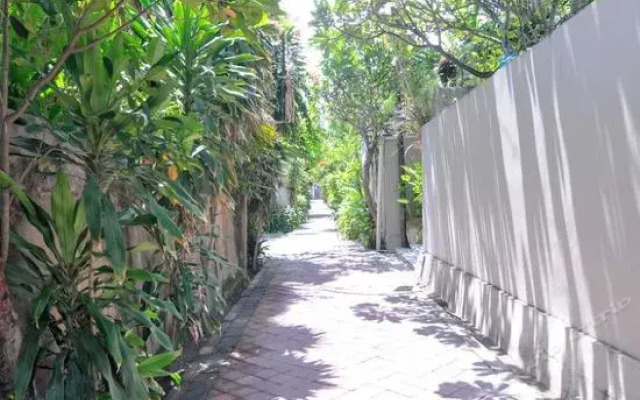 艾里巴厘岛库塔水明漾卡优贾堤酒店(Airy Seminyak Kayu Jati Kuta Bali)