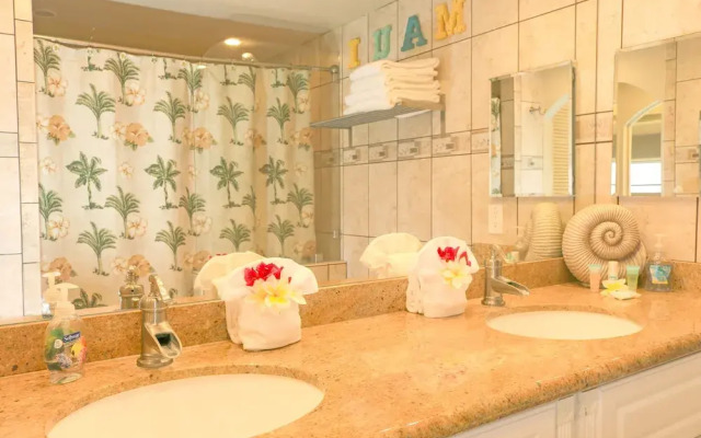 Kahana Villa F-410 by RedAwning