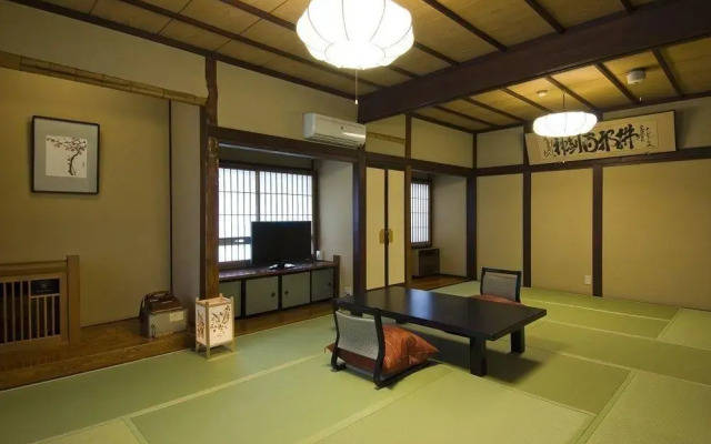 Ekinariya Ryokan