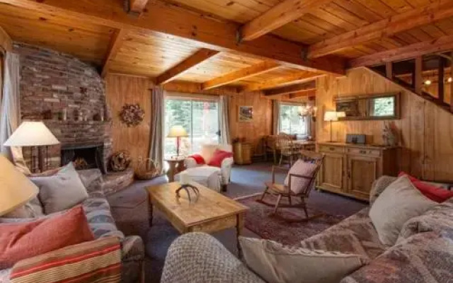 Iravani Dog Friendly Cabin by RedAwning