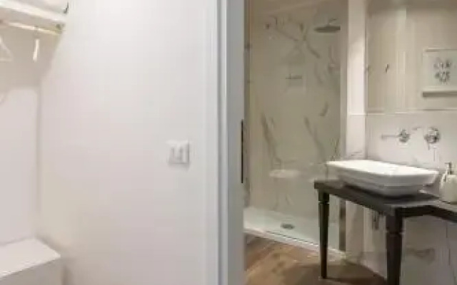 Suite & Room