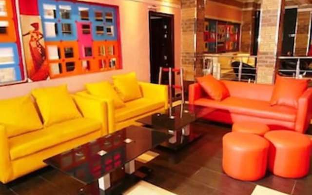 Swanky Suites in Grandview
