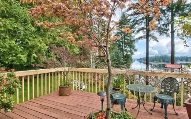 Oyster Bay Manor
