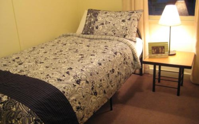 Eugenie Cottage 1930s Art Deco – Guest Rooms – Bright