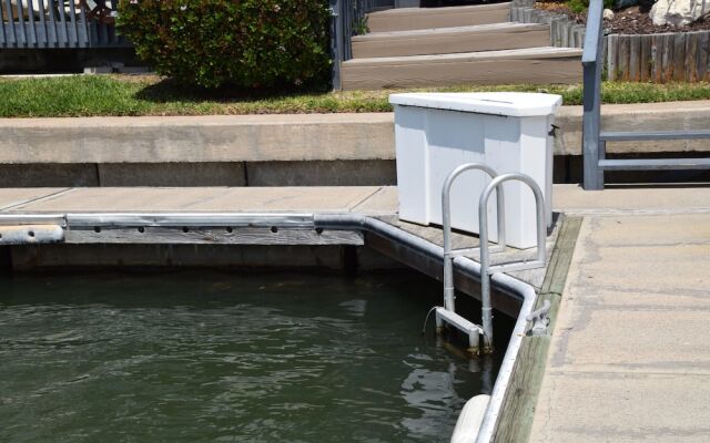 Selleck Condo by RedAwning