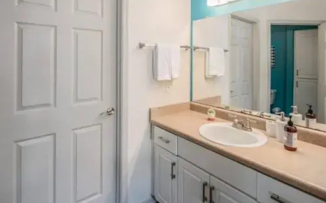 Bright 2BR Apt South Tempe byWanderJaunt