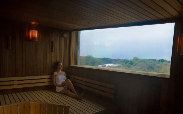 Surfana Surf Hostel Bloemendaal Campsite