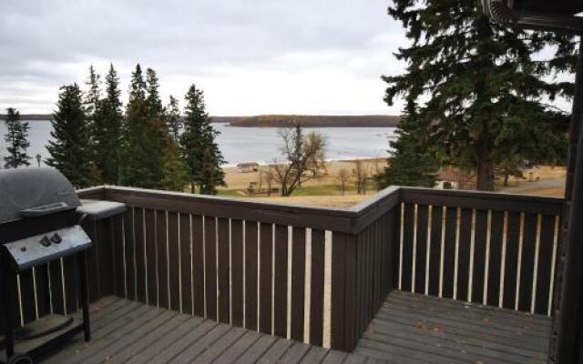 Kenosee Inn & Cabins