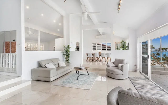 Randall Drive, 64