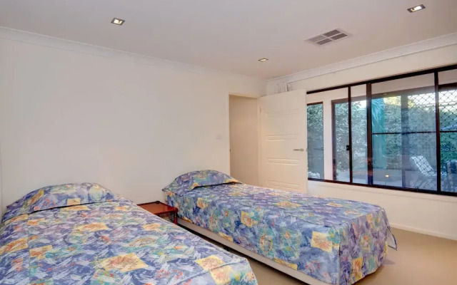 Sea Pearl, 10 Corlette Point Road