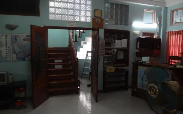 Golden City Hotel
