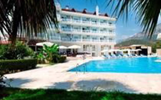 Club Golden Lady Hotel