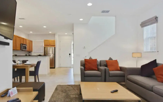 Regal Oaks by Blue Ribbon Management