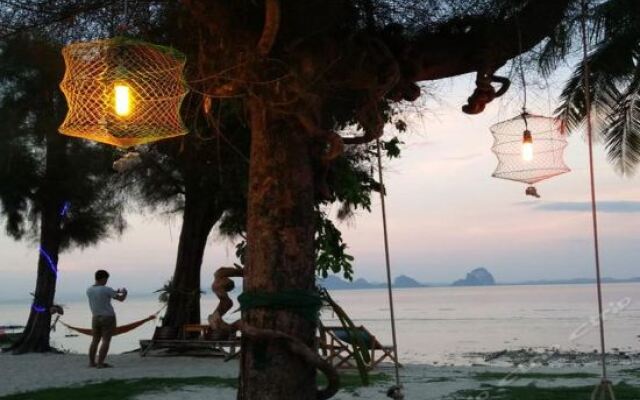 Koh Ngai KaiMuk Thong Resort