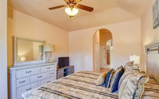 Splashing Dolphins - Three Bedroom Home
