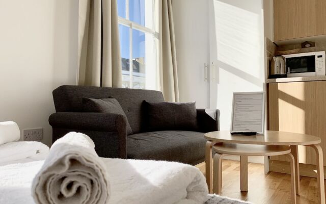 Veeve  Flat Ifield Road Kensington