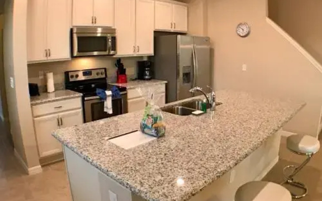Four Bedrooms Townhome 5126
