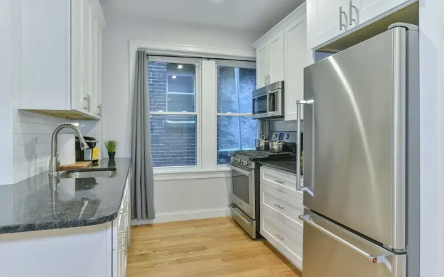 Incredible 4br/2ba Apt in North End by Domio