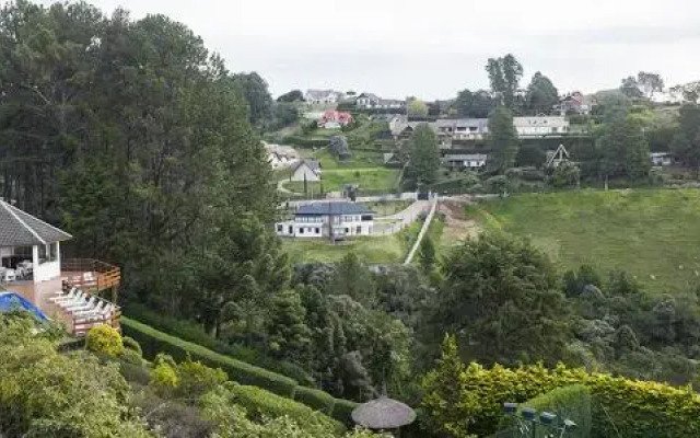 Preços especiais para estadia semanal e ou mensal COBERTURA Condomínio Switzerland Village
