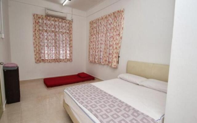 Lesa Guesthouse - Taman Nadi