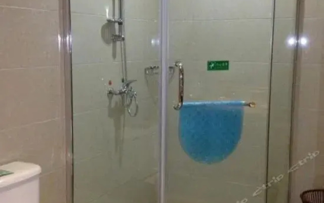 Hollyear Hotel