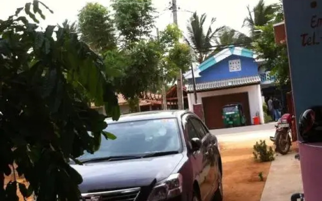Moon Eyes Beach Hotel