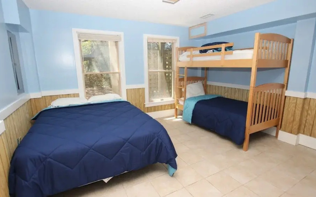 Lakeview - 5 Br Home