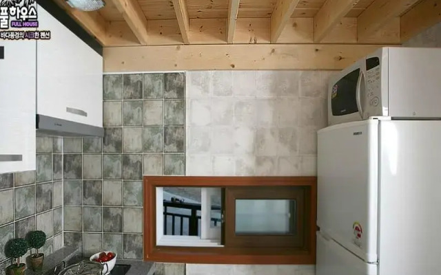 Gajodo Fullhouse Pension