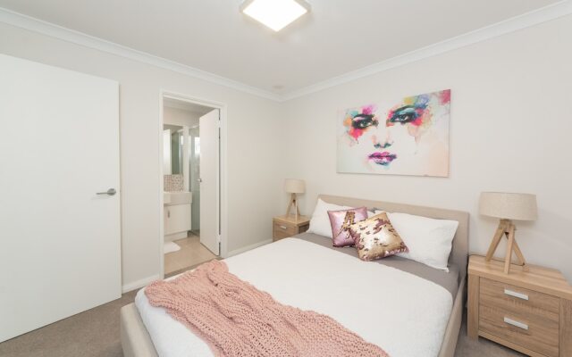 Lakeview Apartment Suite 18