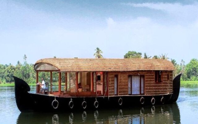Alleppey Crystal Holidays, Houseboats