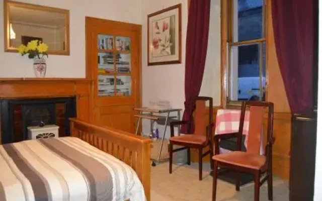 Carnegie Holiday Cottage Dunfermline Fife
