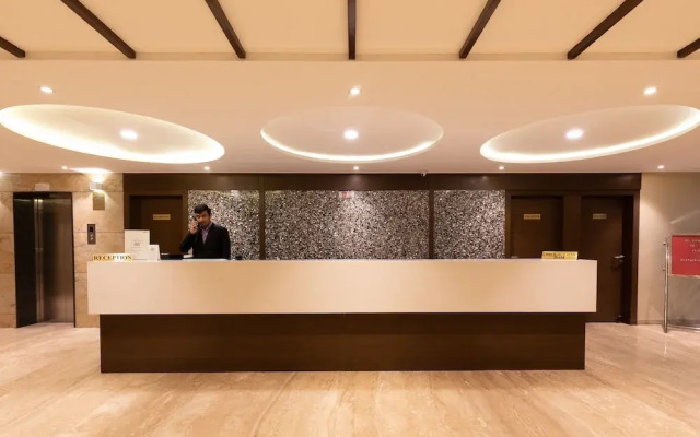 Capital O 19528 Hotel Park Palace