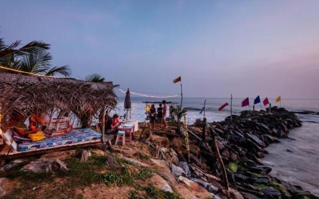 Coco Palm Beach Hostel