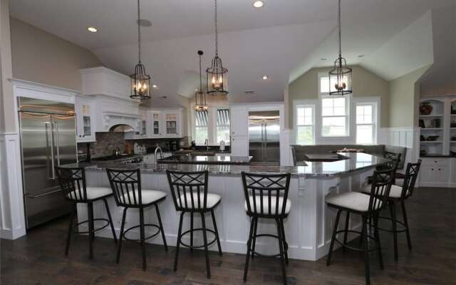 Cape Seaside - 7 Br Home