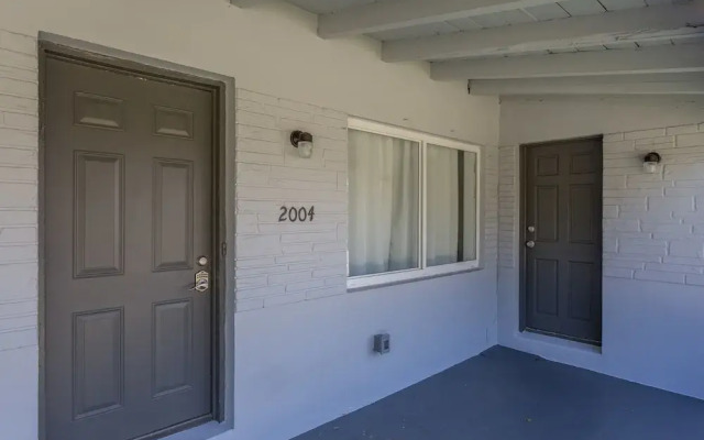 Cozy and Modern 2B-2B Home