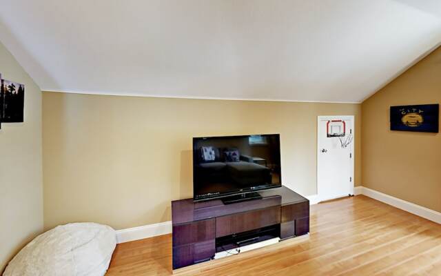 1207 Tomahawk Ln - 4 Br Home