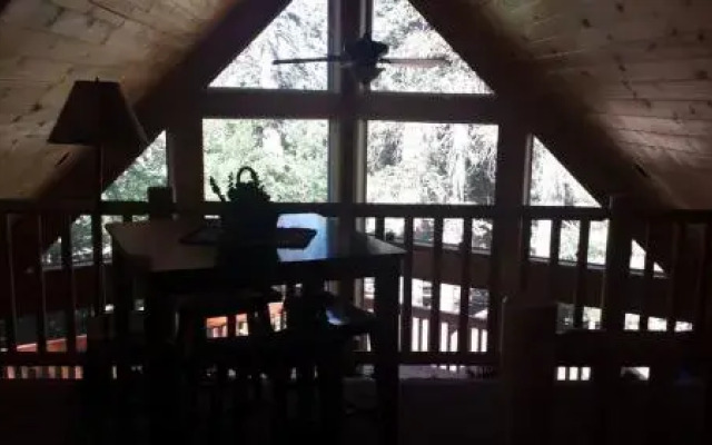 Duck Creek Luxurious Cabin