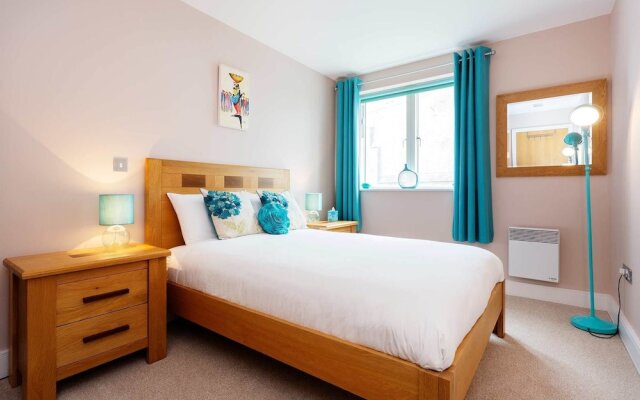 Veeve - Greenwich by the river